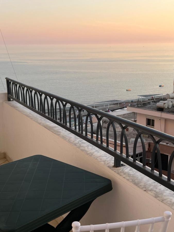 Lungomare Rei'S Apartment Драч Екстериор снимка